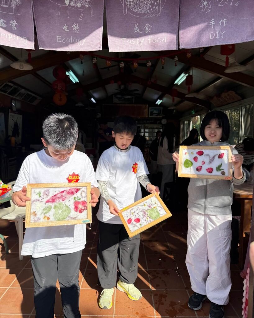 Students participating in paper making on school trip in miaoli